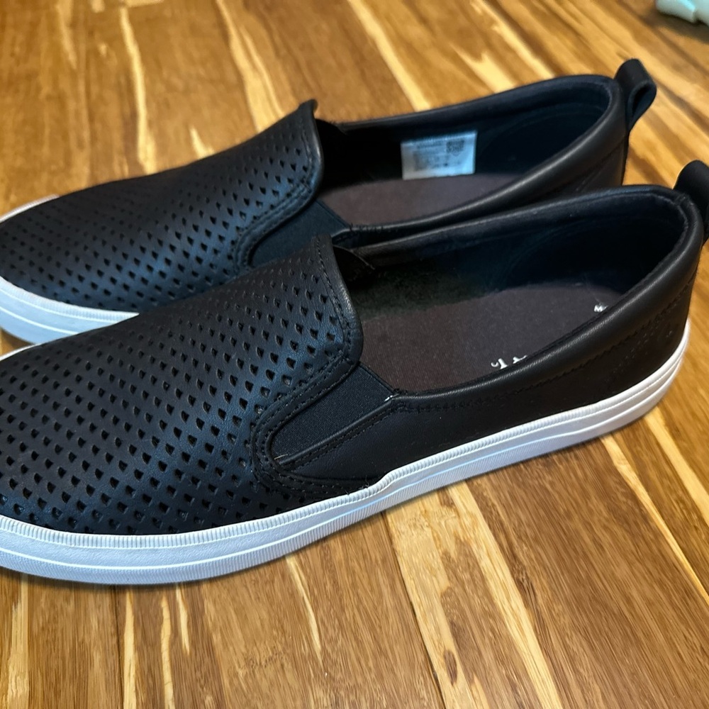 Black Slip-On Ladies Shoes